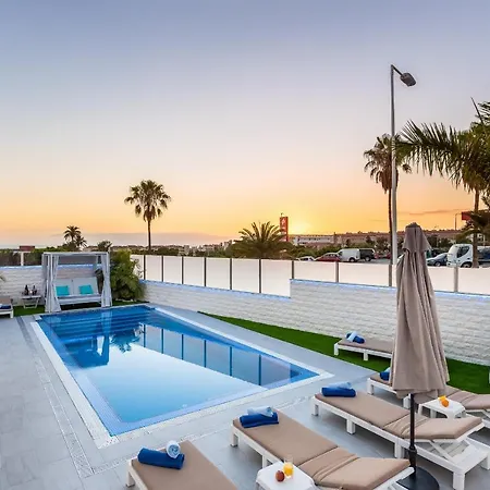 Villa Luxury 4 Bedroom With Private Pool In Costa Adeje