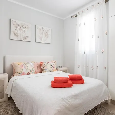 Luxury 4 Bedroom With Private Pool In Costa וילה *