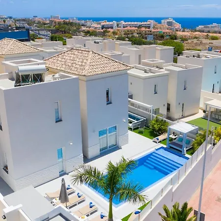Luxury 4 Bedroom With Private Pool In Costa *