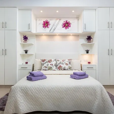 Luxury 4 Bedroom With Private Pool In Costa